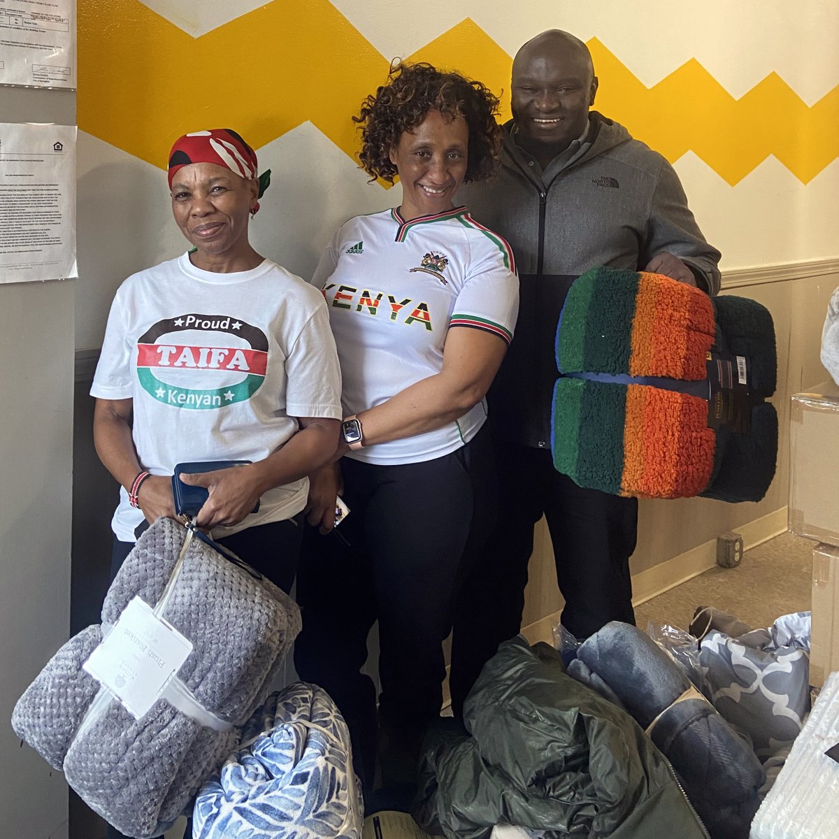 Thanks to a generous donation from the Taifa Foundation of Chicopee, FOH guests who move from shelter can receive brand new warm blankets for their apartment bedding. 

Seen here are Taifa members Catherine Kabochi, Damaris Kongo and Maurice Ramogi. THANK YOU, TAIFA!  🙏🏽