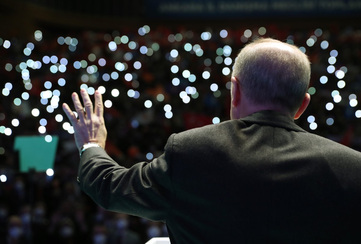 Türkiye’nin geçtiğimiz 20 yıldaki her meselesini nasıl biz çözdüysek bugünkü ve bundan sonraki sorunlarının çözüm adresi de biziz.

İnşallah ülkemizi 2023 hedeflerine ulaştırma, gençlerimize 2053 vizyonunu miras bırakma mücadelemizi milletimizin desteğiyle neticeye ulaştıracağız.