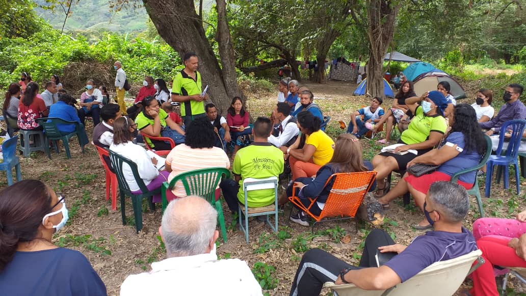 mivenoriental's tweet photo. El campamento familiar Aragüita 2022 "Restaurados" fue realizado con la presencia de 316 acampantes. 

De estos, 98 eran amigos. 🏕

A su vez, asistieron más de 400 personas para la programación del día sábado. 🙏

#PasiónMVNOr #YoIré https://t.co/r70BB2keqJ
