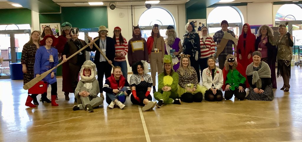 SHSGirlsPrep's tweet photo. How incredible to spend the day revelling in reading, sharing books and swapping stories. It’s certainly been a happy #WorldBookDay @SHSGirlsPrep! https://t.co/Gt2nnwvSiE