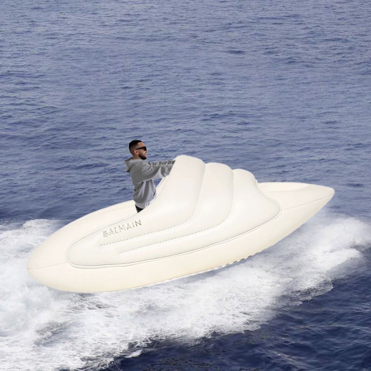 sur mon boat ça arpente la Côte d’Azur 🌊