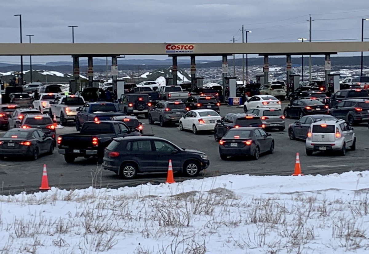 TedDillonNL's tweet photo. Bit of a line up at the Costco Gas Pumps! Out beyond the Galway Roundabout. https://t.co/vdGelgKJHl