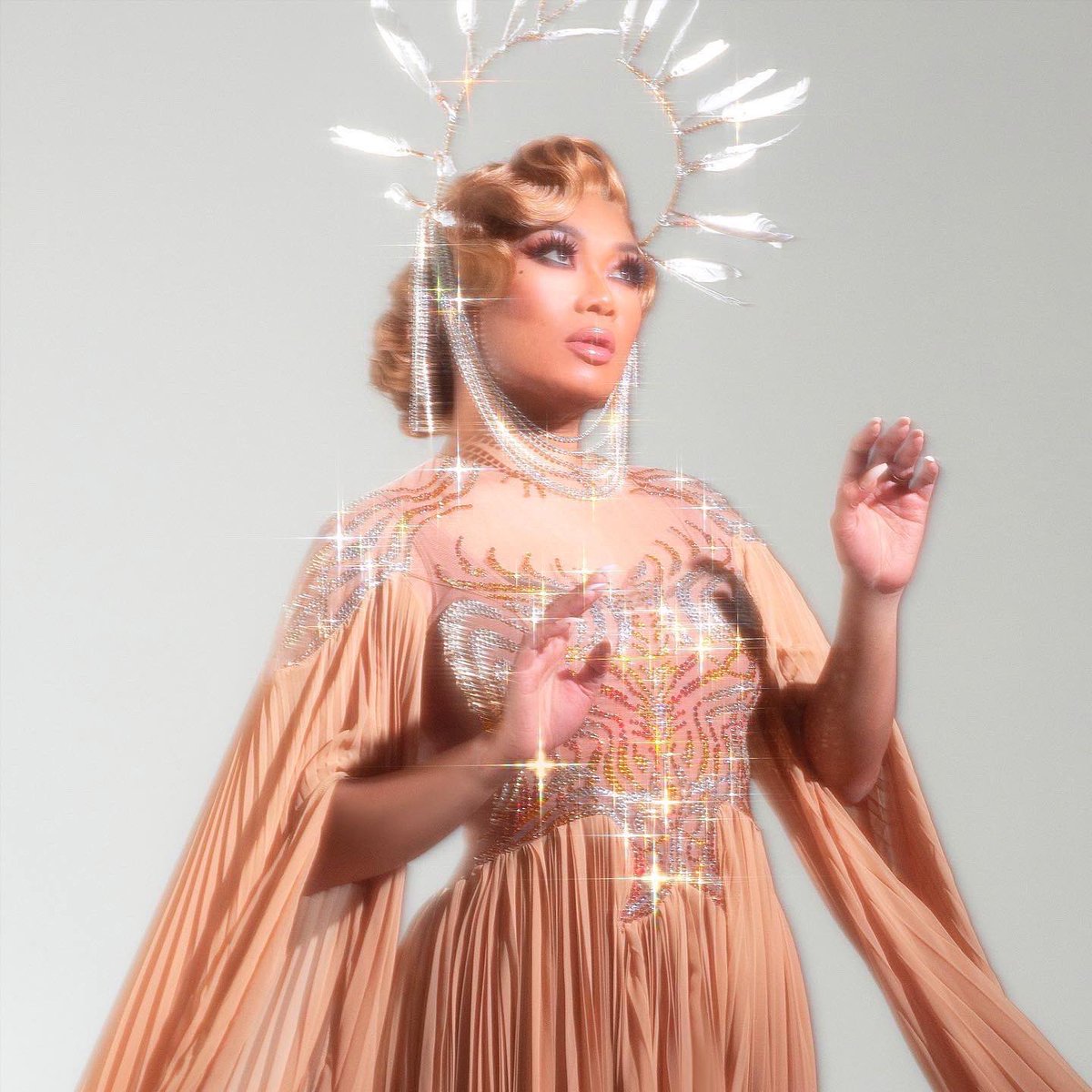 strikeaposelive's tweet photo. Congratulations to @jujuboston on being this weeks winner! A true Werk of Art 🤩

#jujubee #rupaulsdragrace #rupaulsdragraceuk #rupaulsdragraceukvstheworld https://t.co/wE8vTczXwm