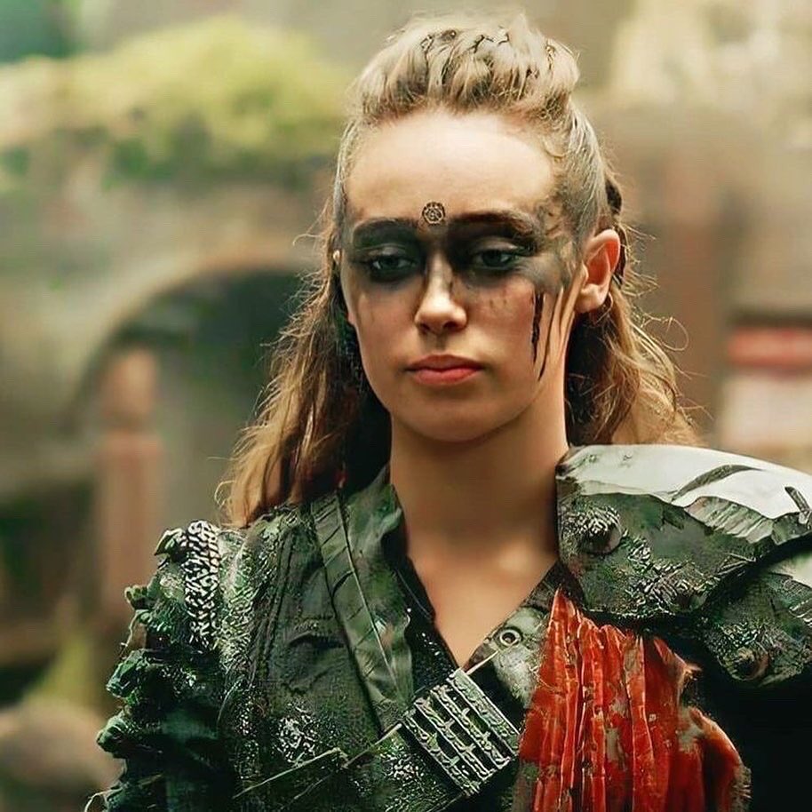 gaylion318's tweet photo. HEDA FOREVER IN OUR HEARTS!! 

💔🥺🥺🥺💔 #Lexa #Lexaday #LexaIsEternal https://t.co/g5gM9h6cEE