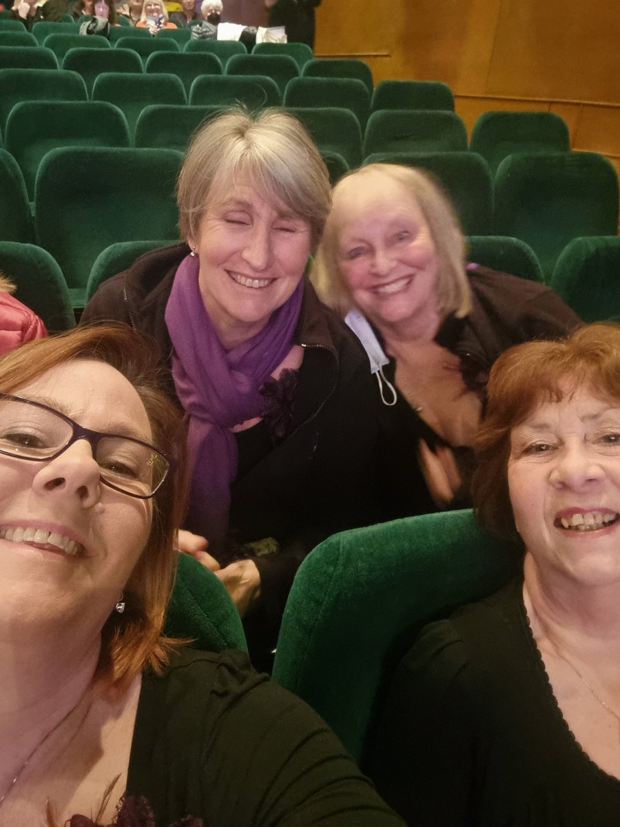 Sound check done. Getting ready to sing!!
@jrtheatre <a href="/JessaLiversidge/">Jessa Liversidge</a>