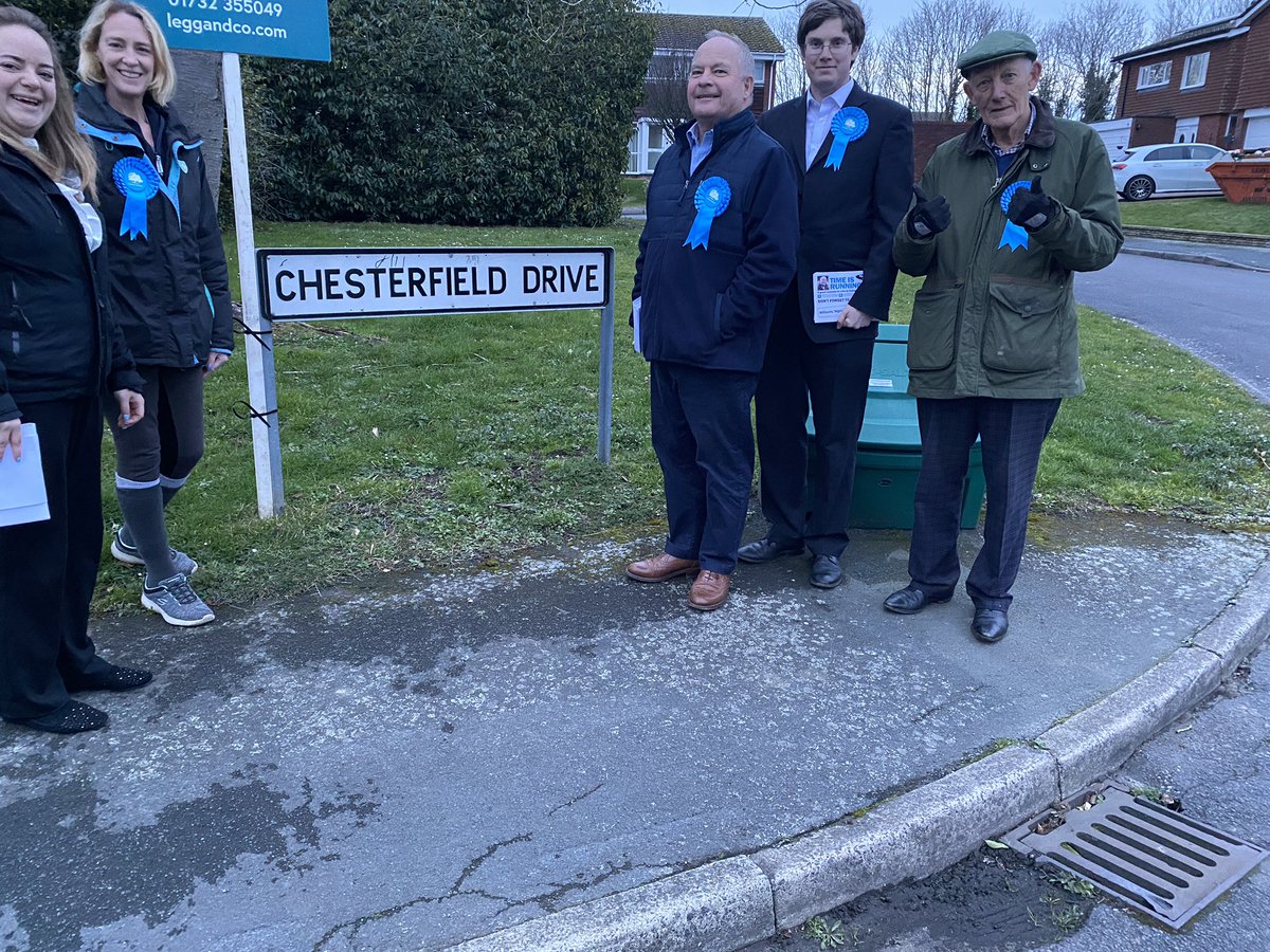 claire_pearsall's tweet photo. Out with #NigelWilliams @7oaksTories for today’s by election #Brasted #Chevening #Sundridge https://t.co/1bnjcLJySe
