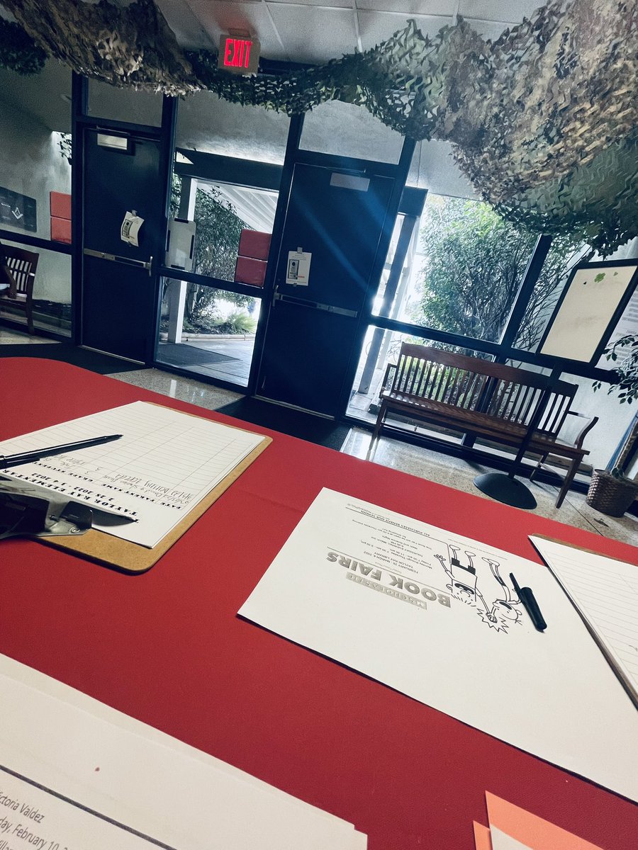 SimplyAlex02's tweet photo. Public school week, doing my duty for my kidβs school and my kids. I show up because my kids deserve my time. π₯° #RayElementary #Volunteer #ServiceBeforeSelf https://t.co/gAoDg6t93C
