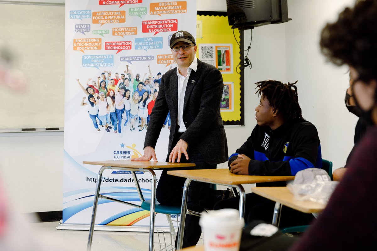 codeorg's tweet photo. https://t.co/VYSjxTYFzK and @hadip visited the historic @BTW_SHS in Miami this morning and saw INCREDIBLE coding projects from these talented students. Thanks to @SuptDotres, @drldiaz, @CTEMiami, @JCVazquez6 &amp; @MiamiEdTech for supporting CS for @MDCPS students! https://t.co/F40FYY6Fr0