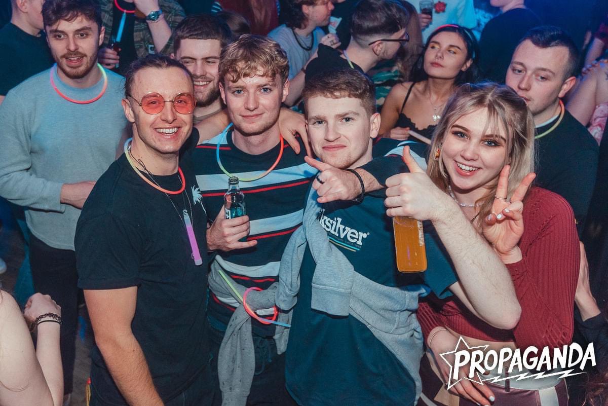 Last chance to secure your spot tonight at Propaganda!⚡️ Grab tickets now and head down to <a href="/MooMooClubrooms/">MooMoo Clubrooms</a> to party across 3 floors of all the best indie/alternative bangers!🤘🏼👉🏼👉🏼 bit.ly/PopgoesPunkChe…