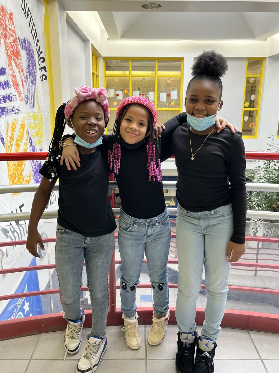 Mrs. Curry tweet media