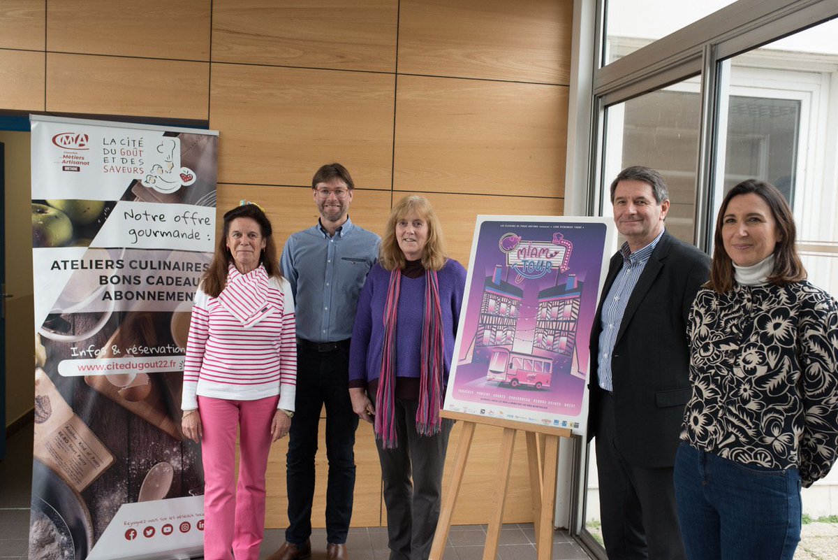 Les éleveurs de porcs bretons ont lancé leur nouvel événement ''toqué'' : le MIAM TOUR ! Un moment de partage à la Cité du goût et des saveurs, entre éleveurs, partenaires et élus de Perros Guirec et Pontivy. Toutes les infos sur MIAMTOUR.bzh ! #miamtour #bretagne