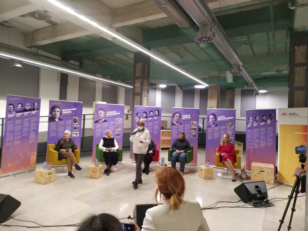 ErcGramenet's tweet photo. 💪♀️ Comencem l'acte de presentació de l'exposició PIONERES del municipalisme feminista. Amb la presentació de la @gimlou i la introducció de la consellera d'igualtat @taniaverge https://t.co/Iymk3Leai2