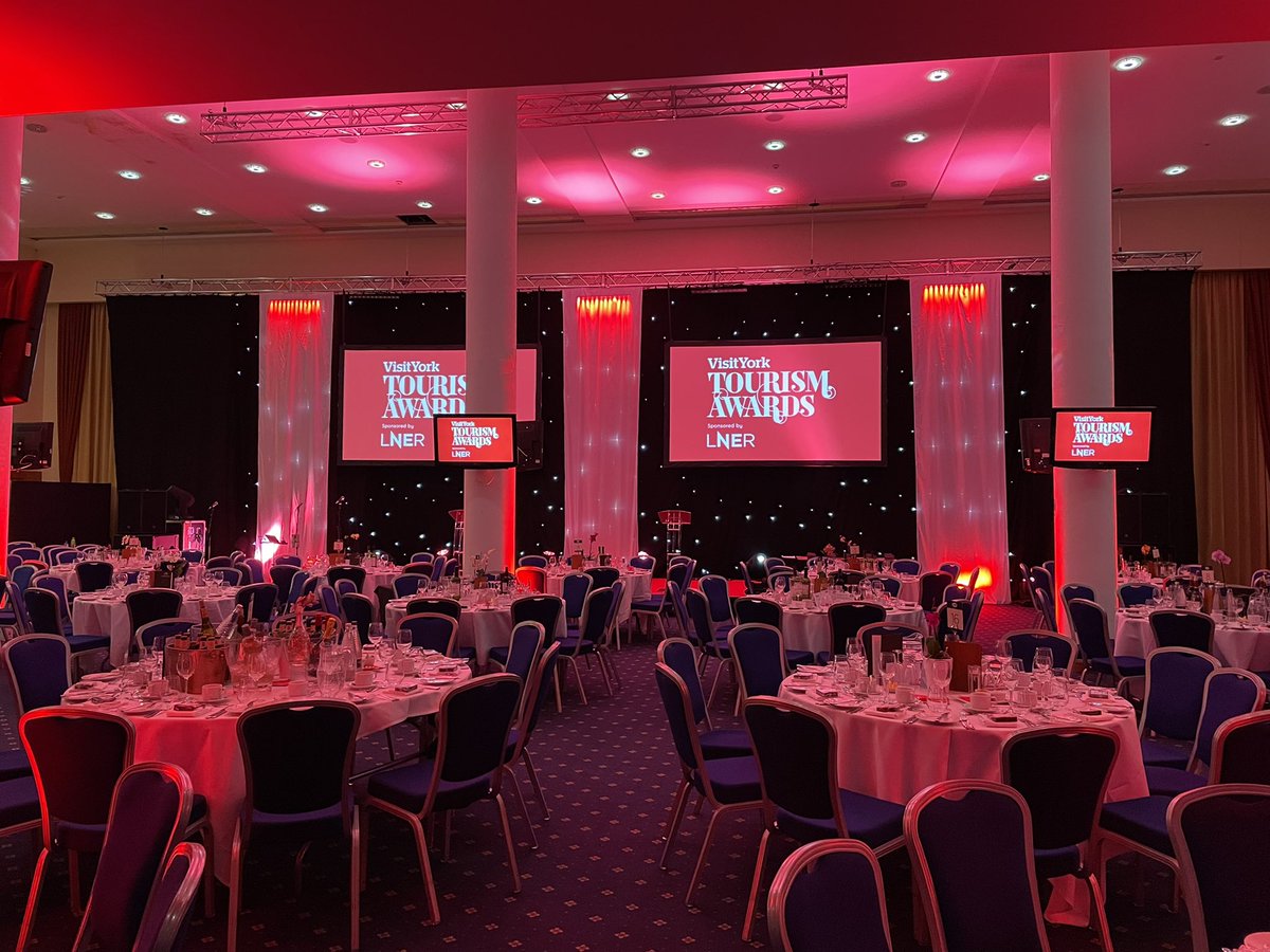 Macmillan_Ball's tweet photo. Doing it in #properstyle tonight @VisitYork tourism awards at @yorkracecourse ππ₯³ good luck to all! https://t.co/dtV3SiKqiQ