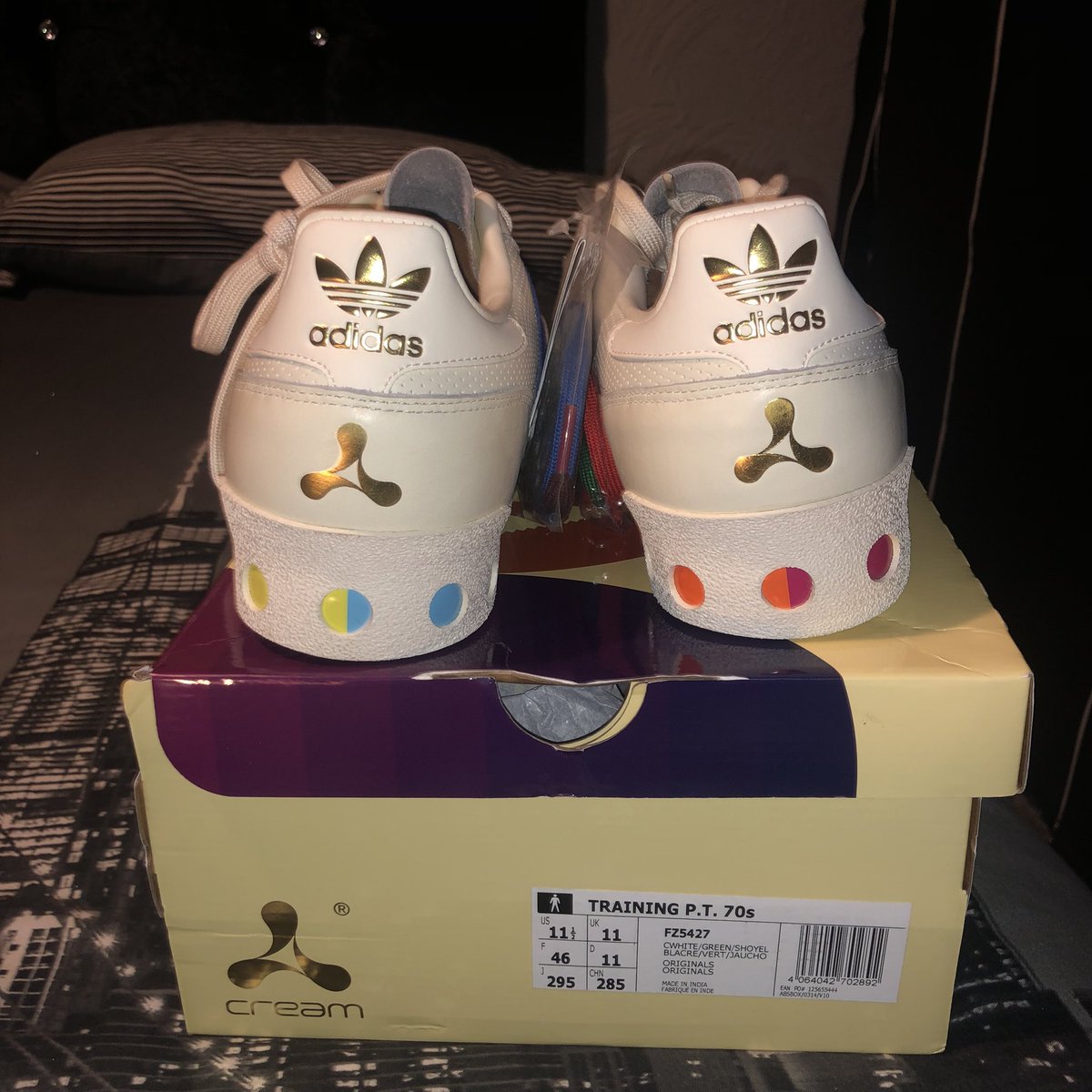 connersofficial's tweet photo. Todays Drop #adidas #PTtraining #Cream #ShareYourStripes #Adifamily https://t.co/bMt7lYiWXe