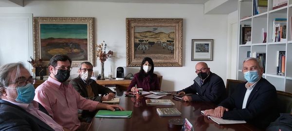 📌Alma Rural se reúne con el @mapagob para fijar un calendario de trabajo.
facebook.com/41525491927990…