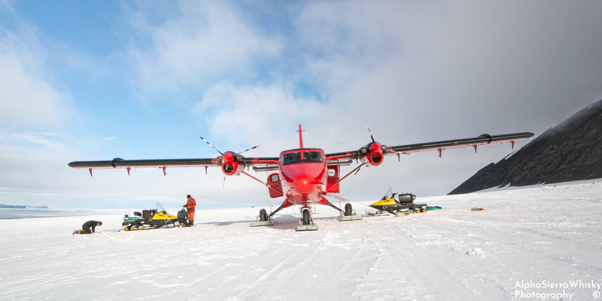 ___ASW___'s tweet image. Jack, Shep and Ian rescuing a Skidoo at the Bluff

#antarctica #twinotter #dhc6