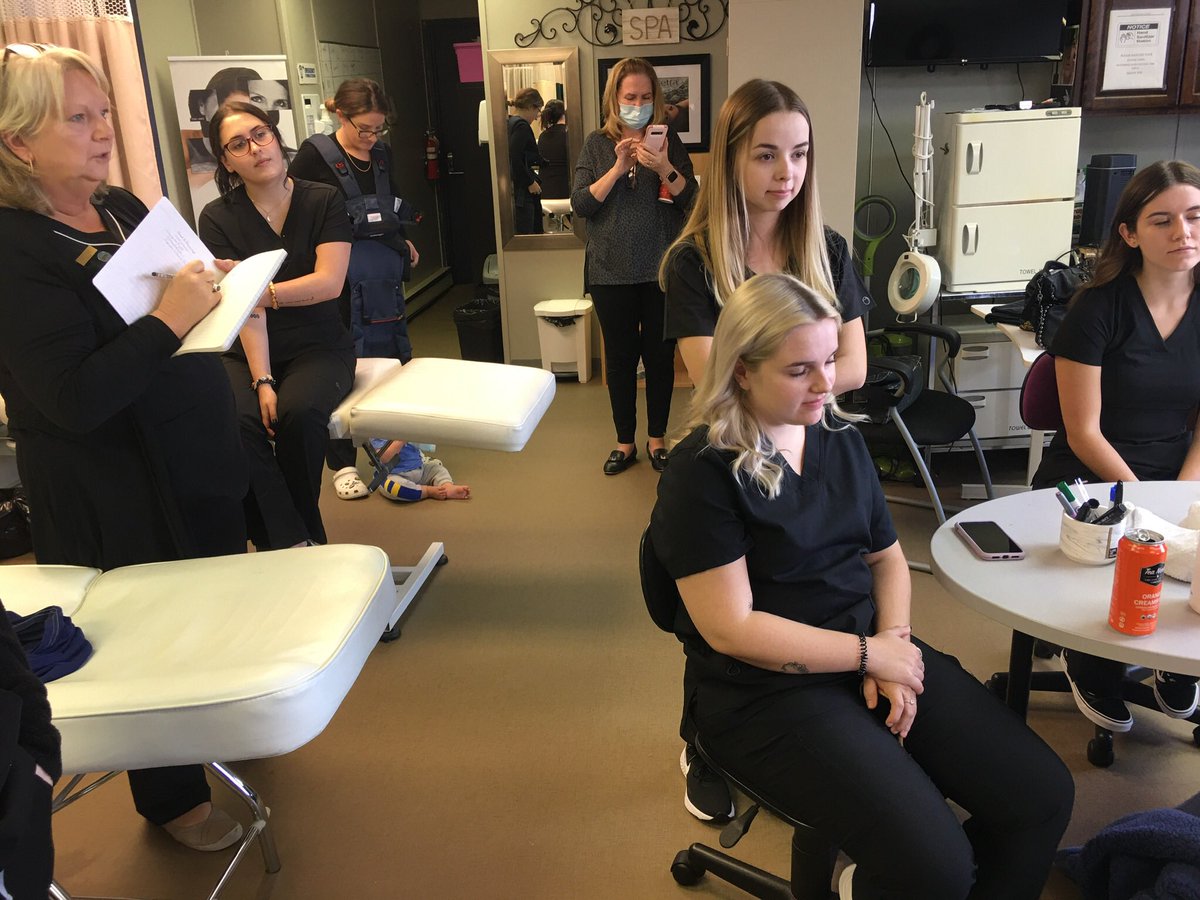 VanstoneScott's tweet image. Training on Eyelash &amp;amp; Brow Lamination
Fully Booked Client Day with Facials!