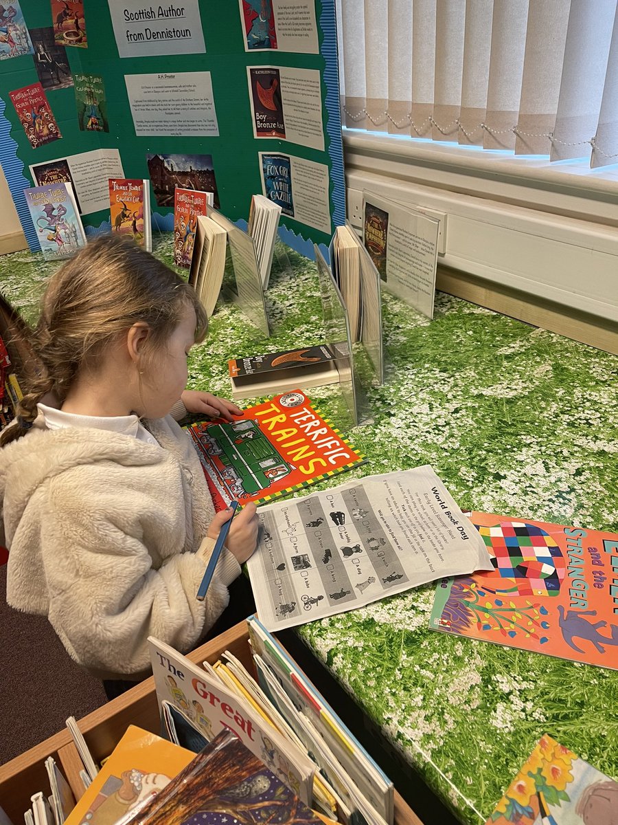 MissMachray's tweet image. A busy day today in Primary 1 for World Book Day 📚 we were using our gifted book to find and use information about dinosaurs 🦖 followed by a book scavenger hunt in the library 🔍 well done everyone! @HaghillTeam