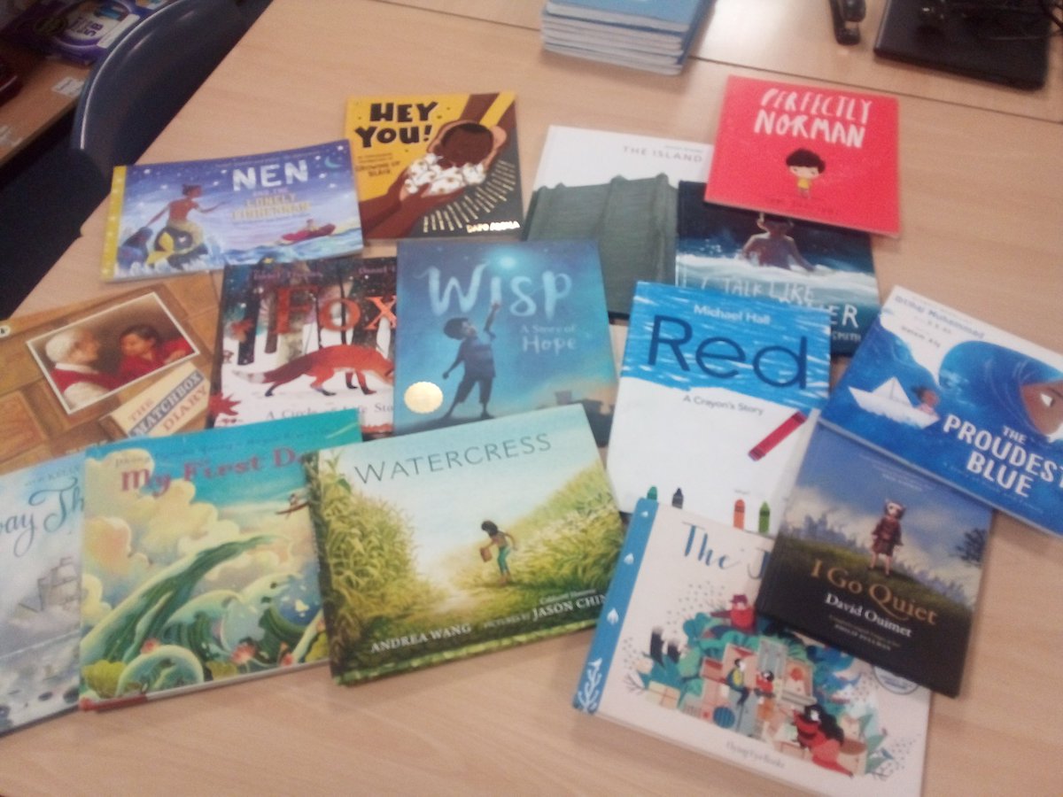 Man I love being back in class. Today was all about picture books. They absolutely loved them, and it will be the first session of many.👍
#readingforpleasure 
#readingforempathy