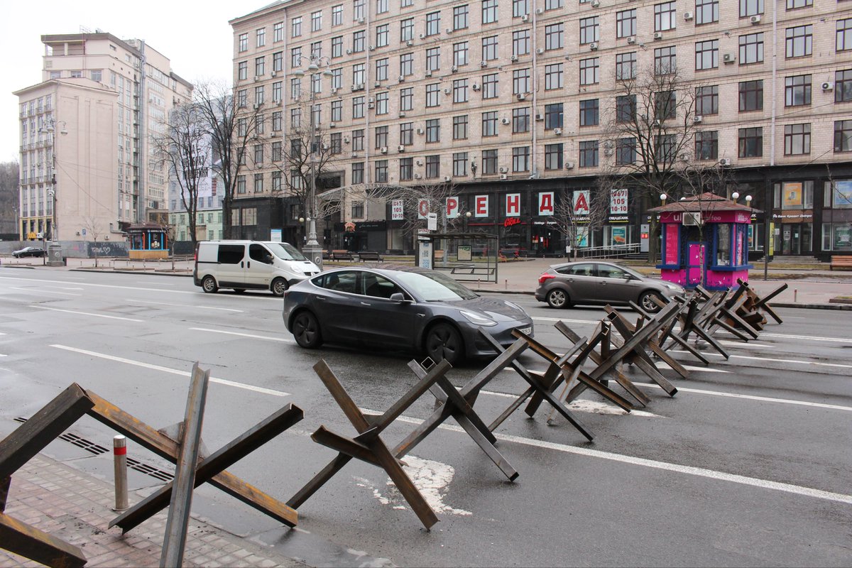 IAPonomarenko's tweet photo. Kyiv.
Two worlds collide. https://t.co/VACQEVr509