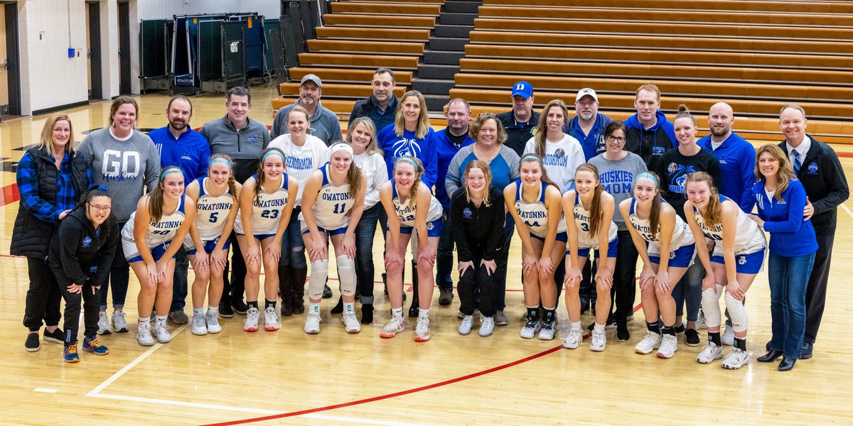 espy_adventures's tweet photo. Pictures from last nights Owatonna Girls Basketball game. Great season ladies! Best wishes to all the seniors in your next adventures! @owatonnagbb @OwaGirlsBBall @OwatonnaHuskies https://t.co/1rqrgkaR5d https://t.co/B0e2M95Ooe