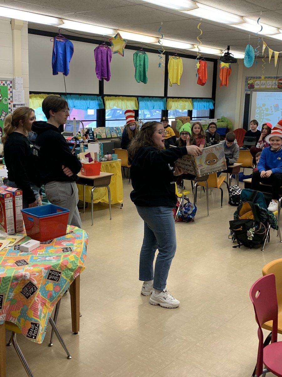 MrJust_BVA's tweet photo. Our Read Across America celebration continues! Thank you @BVABroadway for reading to our @BVARostraver students! https://t.co/7OYX9vwhRW