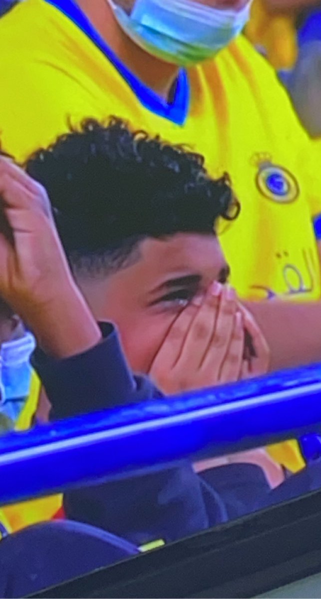 حسبي الله ونعم الوكيل على من تسبب بهذي الدموع

#النصر_الهلال #النصر