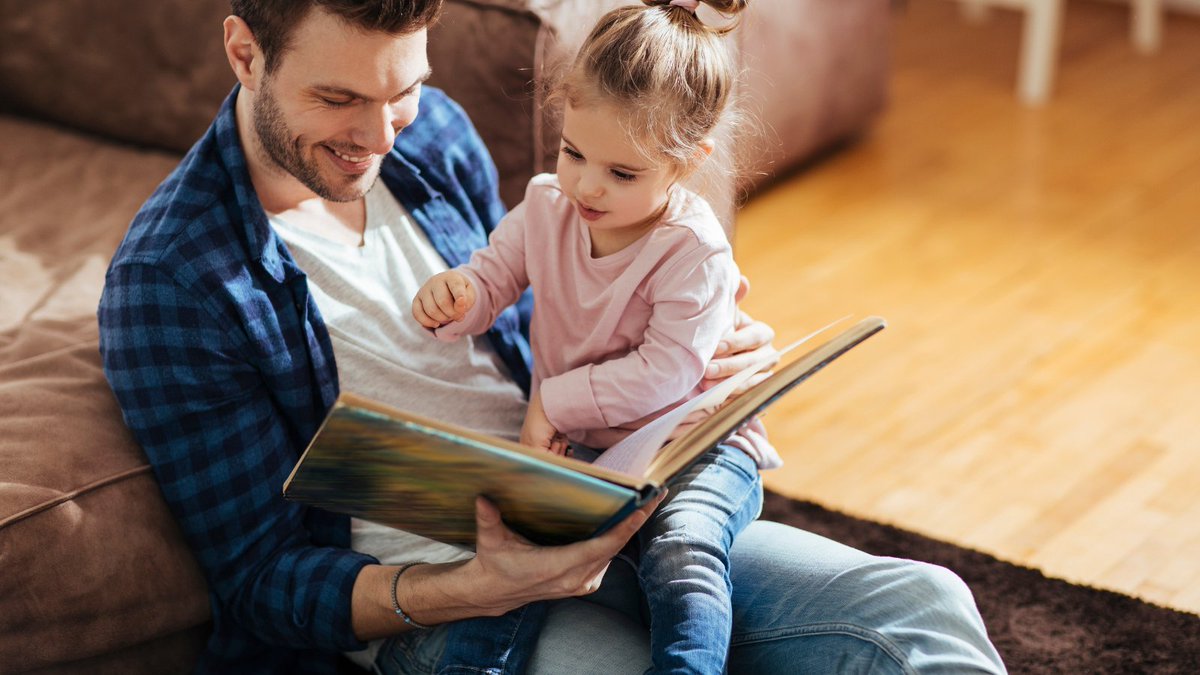 VoiceOfIslamUK's tweet photo. As a teacher you can motivate your students to read but students will only start reading if they have seen their parents read a book. It is primarly the impact of parents which motivates their child to read. 

Sabahat Ansari, English Teacher

Listen back: https://t.co/2Jcm3To7uD https://t.co/kUy2tQSbpd