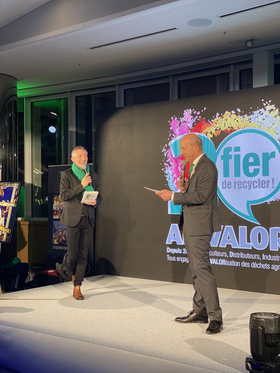 SKerbarh's tweet image. Ce soir 20 ans d’@adivalor #RecyclerCestDansMaNature #FierDeRecycler La filière française de gestion des déchets de l’agrofourniture affiche sa performance avec 22 flux de déchets de l’exploitation à l’usine de recyclage, et un taux de recyclage de 90 % des plastiques collectés!