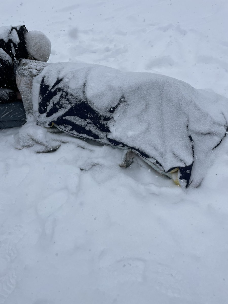 Shawn82538349's tweet photo. To put into context this was taken about 1hr after 1st call to 911 https://t.co/okt15bVJnN
