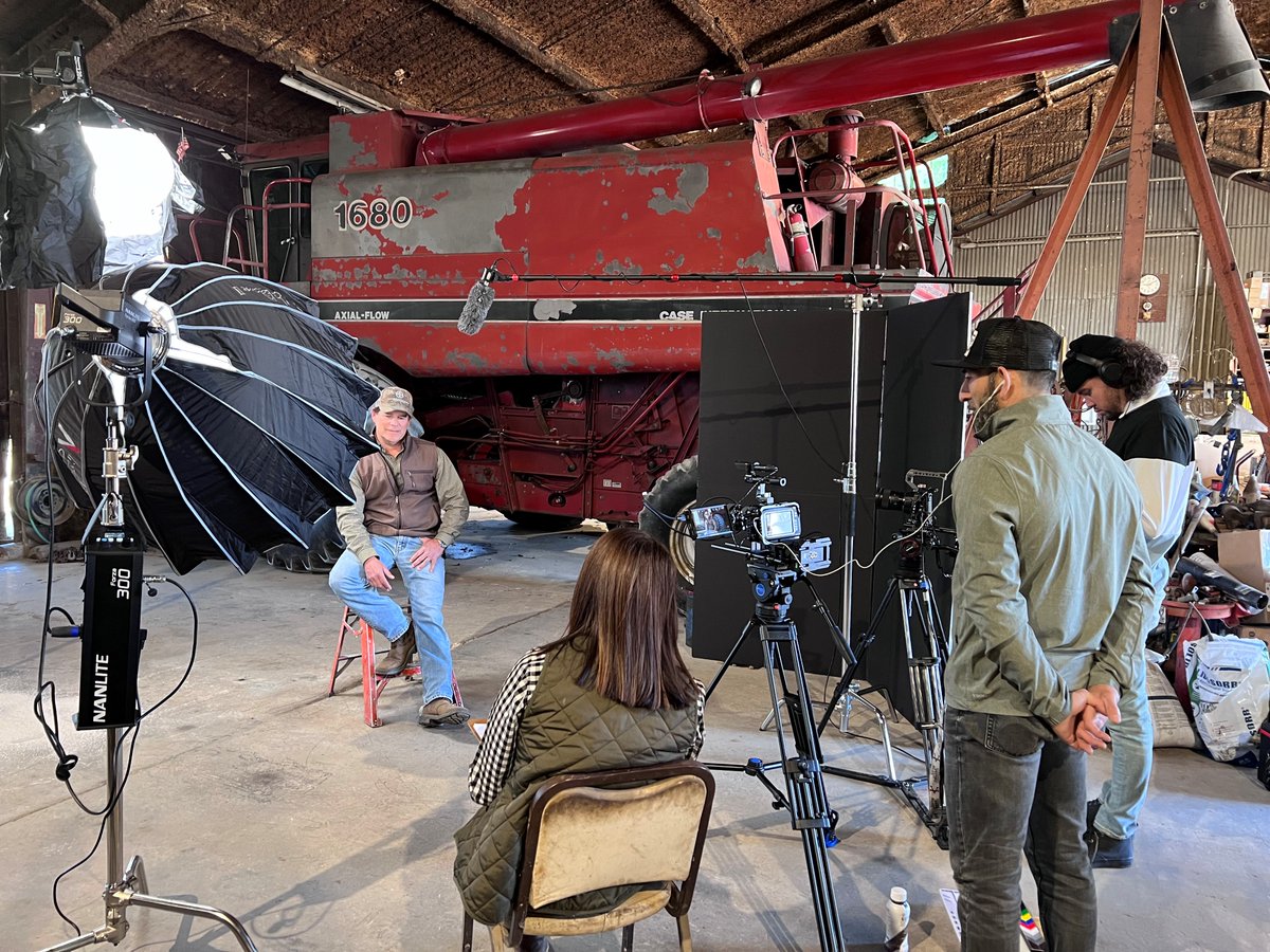 LearnAboutAg's tweet photo. #FunFactFriday: By 2050 the world population will be nearly 10 billion!🌏How do you feed that many people? Ask a farmer!#BTS pictures of our video shoot with the American farming family being added to the @NutrienLTD Journey 2050 game! Find out more here: https://t.co/iJZxFpQ0fu https://t.co/m1FAl5jyCA