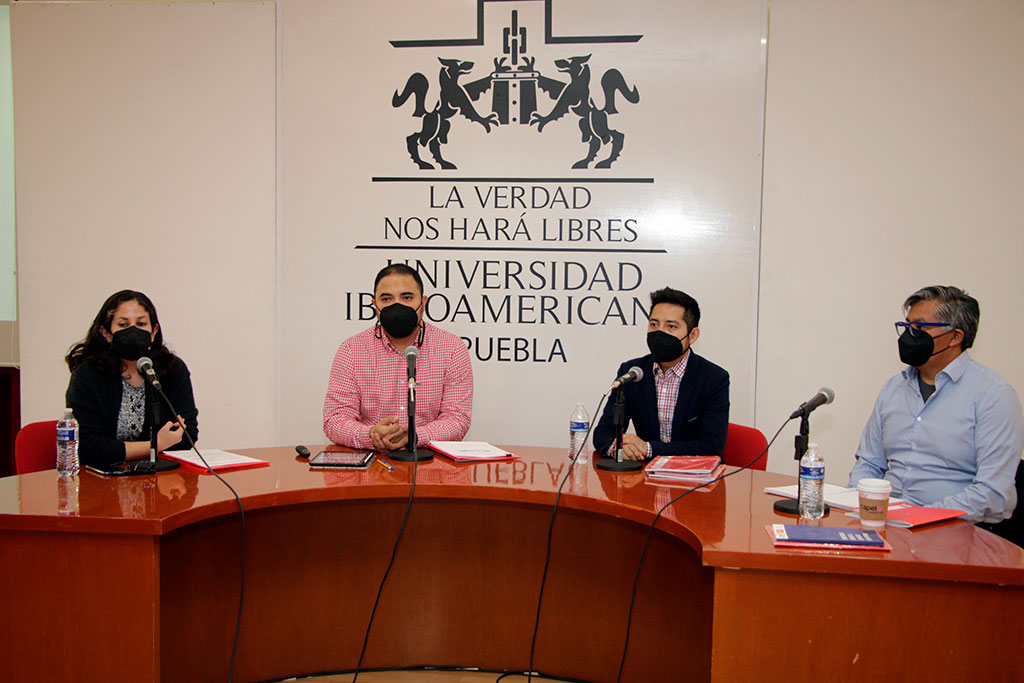 CCSJPuebla's tweet photo. #ElCCSJPComparte 📣
Nuestro subcoordinador del OCSEPAZ Israel Huerta (@israel_541) participó en la presentación del 👉📔Cuaderno de investigación: Linchamientos en Puebla, violencias extremas que conjugan violaciones de #DerechosHumanos
Conoce más 👉 https://t.co/LV8LY6isy1 https://t.co/2JuvzI2fPC