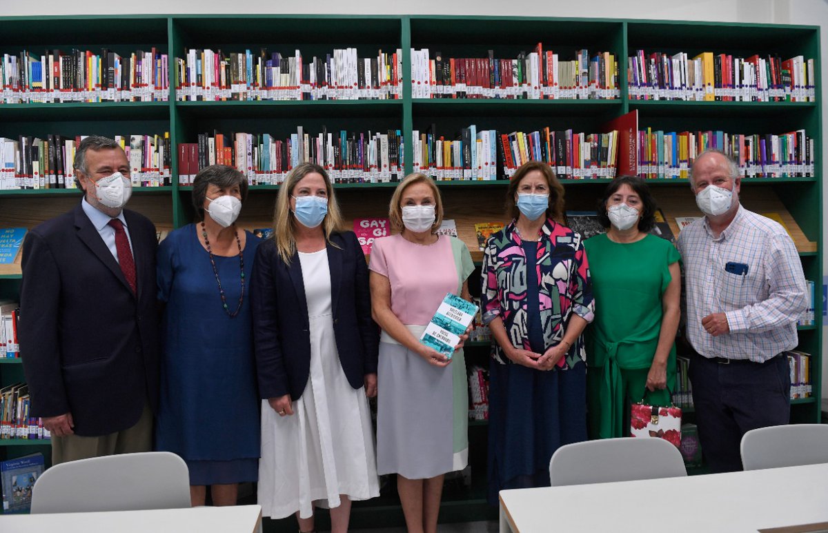 Agradecemos el legado de la Sra Leonor Oyarzún, quien creó @PRODEMU, visibilizando a las mujeres e impulsando su desarrollo. En su honor se creó la primera Biblioteca de las Mujeres e inauguramos un salón que lleva su nombre. Estos son espacios abiertos a la comunidad y gratuitos