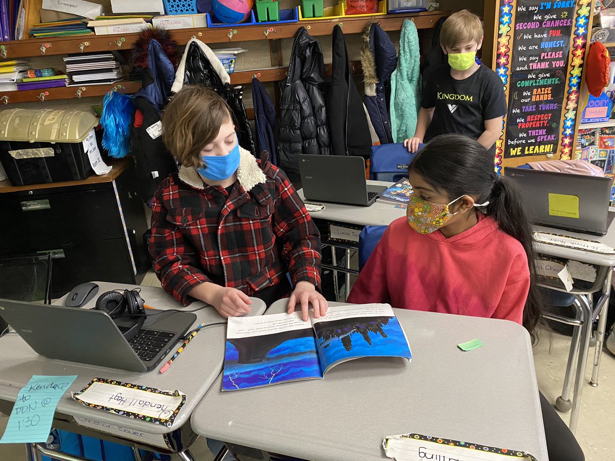 dbaker9281's tweet photo. Steets/Baker ELA sharing our favorite books in honor of Read Across America Week! #finsupdc @definocentral https://t.co/Mn9oUN8lqo