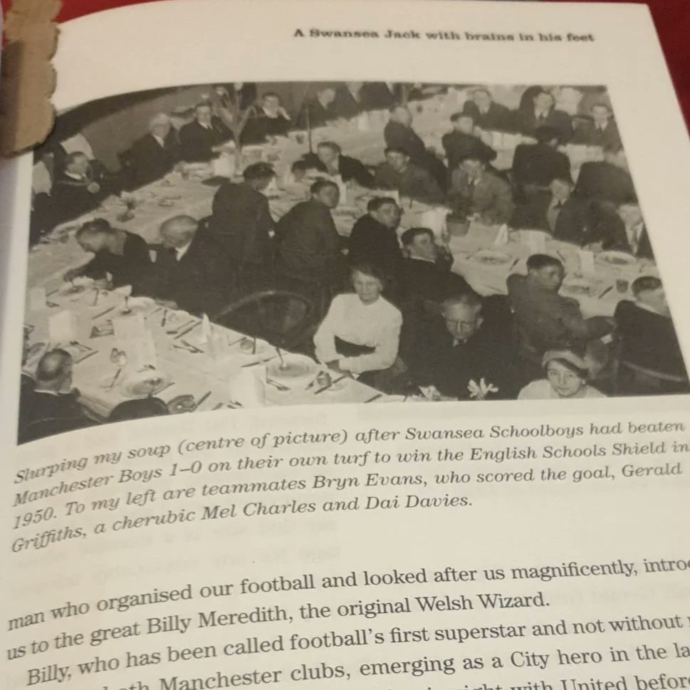 Jingo_23's tweet photo. @Cliff_Jones11 Hi Cliff - my family enjoyed reading your book, Bryn is my grandfather. I play football myself, can't say I've scored against Man Utd though 🤣 https://t.co/F561EjPVAp