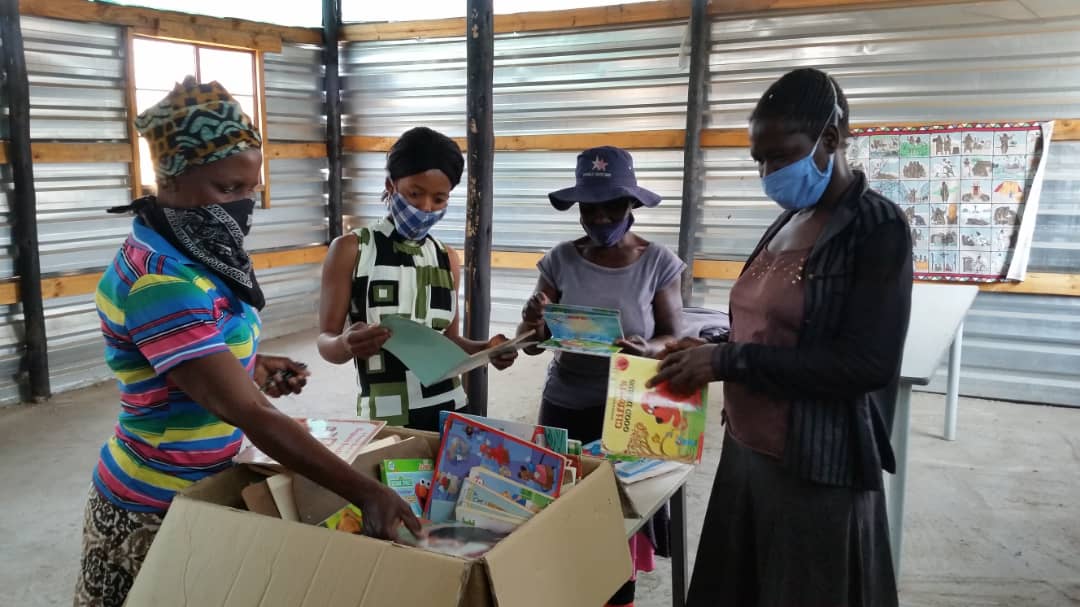 siwebh's tweet photo. Celebrating #WorldBookDay @BethCovenant strives to encourage a culture of reading amongst children, grateful to @kpczim @elvis_ndebele for strategic partnership. Ngozi Mine children improving daily. #books #education https://t.co/eiaYXAwXbJ