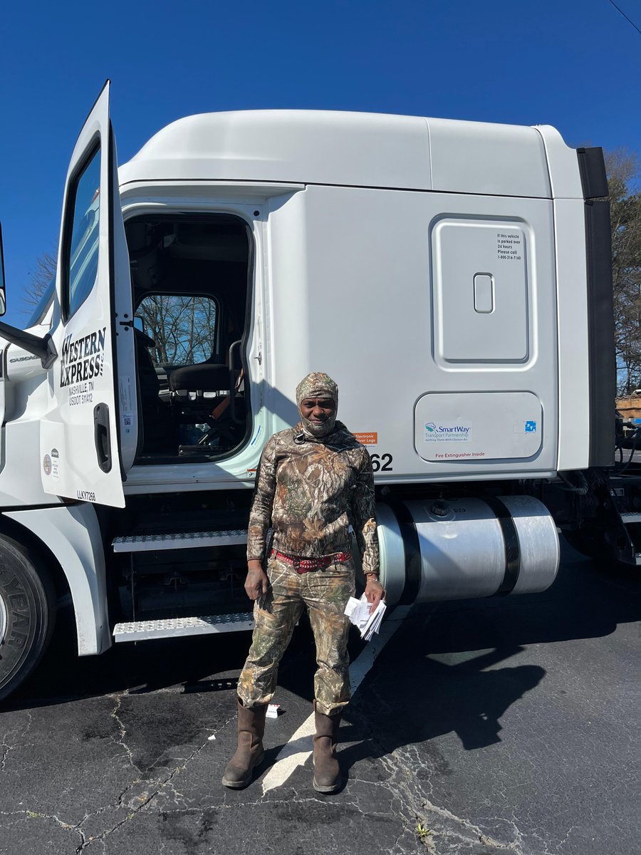 FirstStepStfg's tweet photo. "If you get a chance, don't ever say you can't do nothing, you know what I'm saying. So if you're going to do it do it. Just stop making excuses, you know what I'm saying, just get to it, get to work." #firststep #blockouthomelessness https://t.co/qMsTRtYJP7