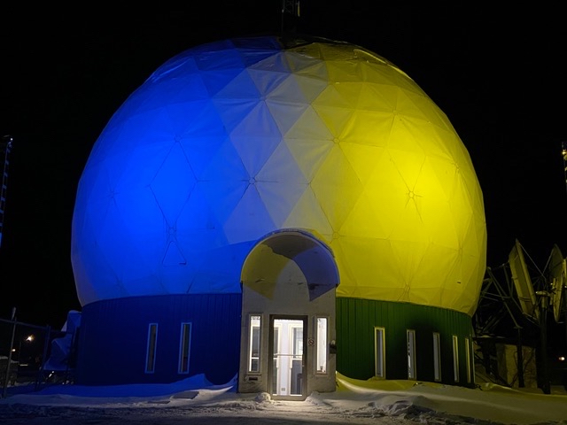 SBishayIRIS's tweet photo. In solidarity with #Ukraine . Our thoughts & prayers are with you from our @icewireless and @iristel #Inuvik office in the arctic circle. This is an actual radome from the #DistantEarlyWarning system (DEW LINE). We stand on guard for peace, justice and equality. https://t.co/fUIEzhh092