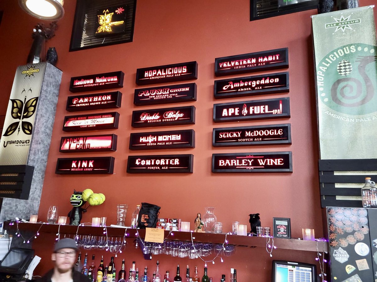 ☑️ Bar signs lit. 
☑️ Beer carryout fridge stocked. 
☑️ Happy smiling humans in place to pour your pint(s). 
All we need is YOU! 

Hours: 3-7pm Wed-Thurs, 3-9pm Fri-Sat
Coming soon: Food!

📸 Alan "Chief" Sponem