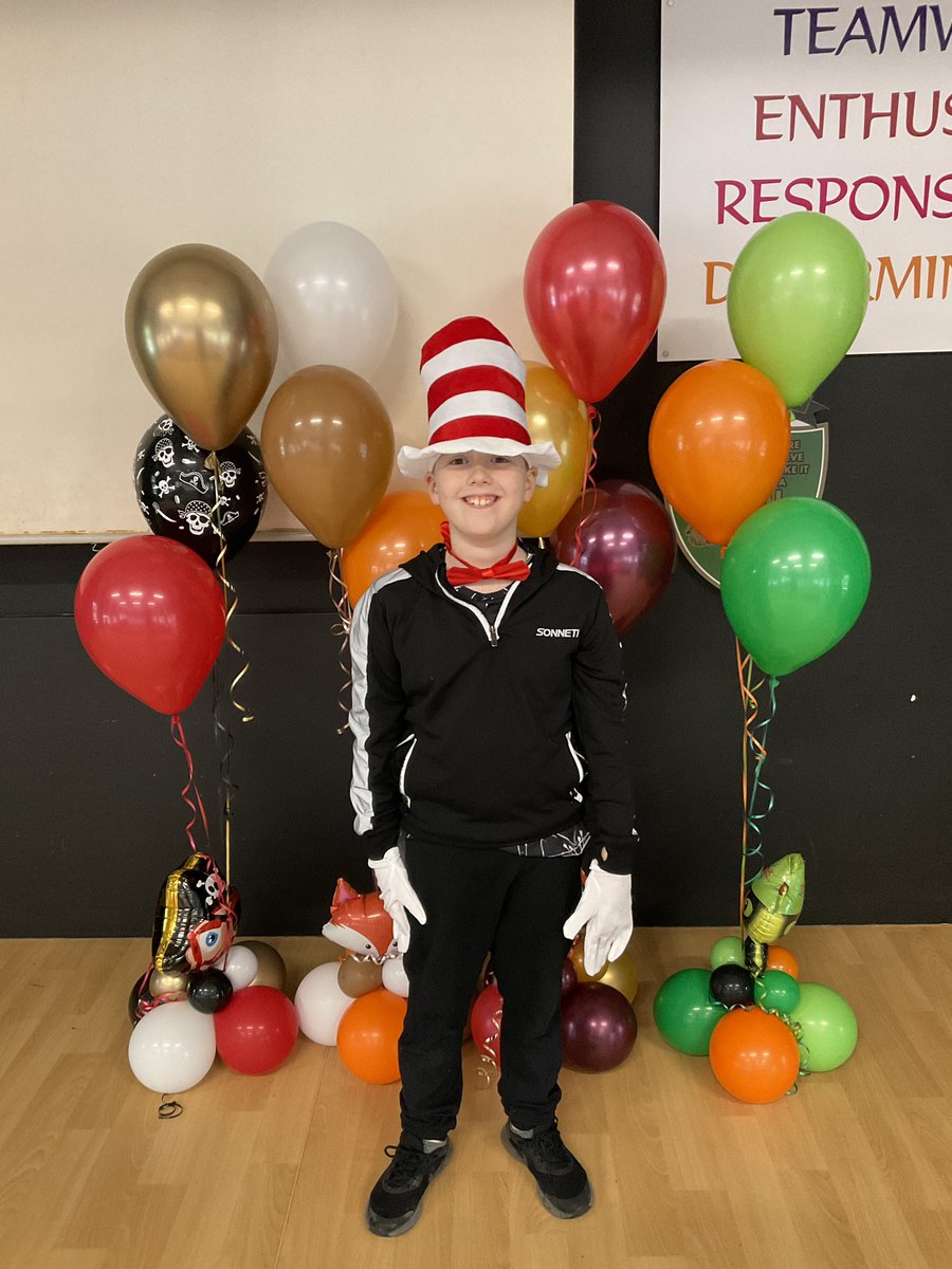 Class3wade's tweet image. Super World Book Day today. Parents joining us to read in Lynn’s Lodge and story reading in class.