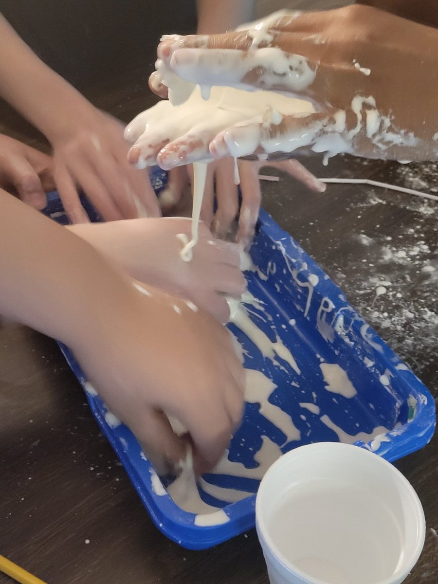 mrs_m_tb's tweet image. One of our Great Gators led her classmates in a science experiment today to demonstrate changes in matter. She did a great job! #studentled #ieslimelight @IESGators @RSSchoolsNC