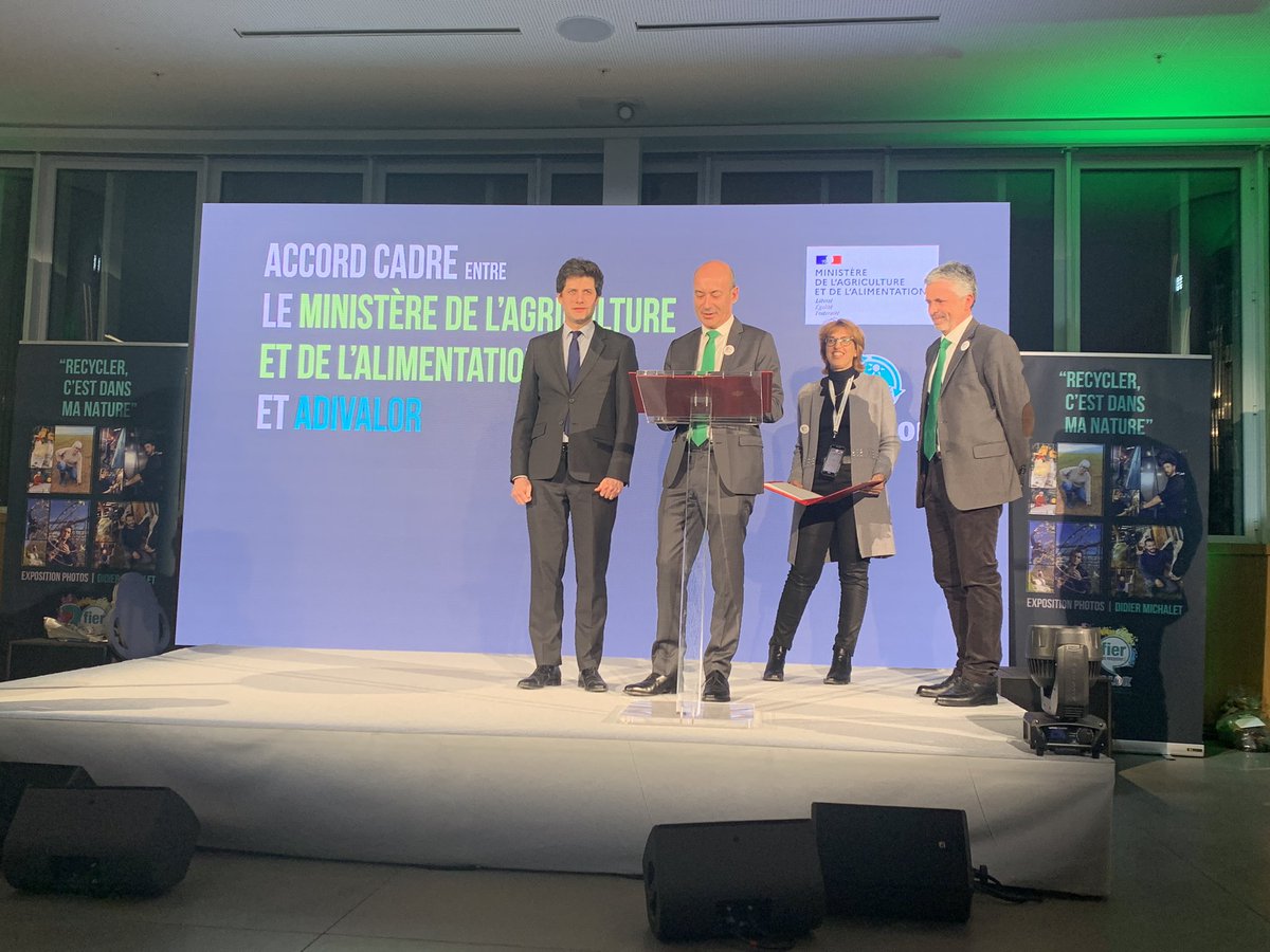 adivalor's tweet image. Le Mnistre de l’Agriculture, @J_Denormandie, vient de signer la prolongation de l’accord-cadre entre le Ministère de l’Agriculture et de l’Alimentation et #Adivalor ! ♻️
#RecyclerCestDansMaNature