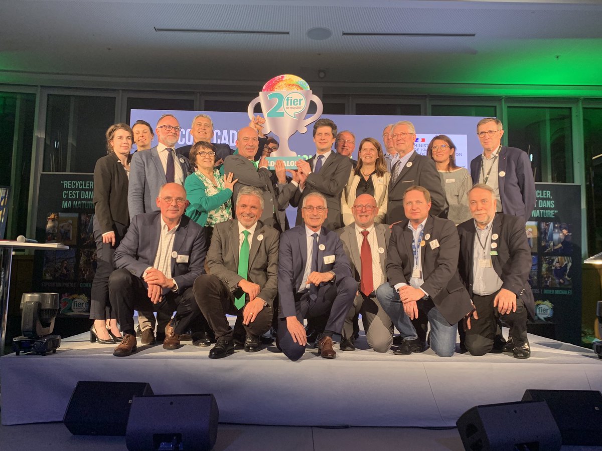 adivalor's tweet image. Le Mnistre de l’Agriculture, @J_Denormandie, vient de signer la prolongation de l’accord-cadre entre le Ministère de l’Agriculture et de l’Alimentation et #Adivalor ! ♻️
#RecyclerCestDansMaNature
