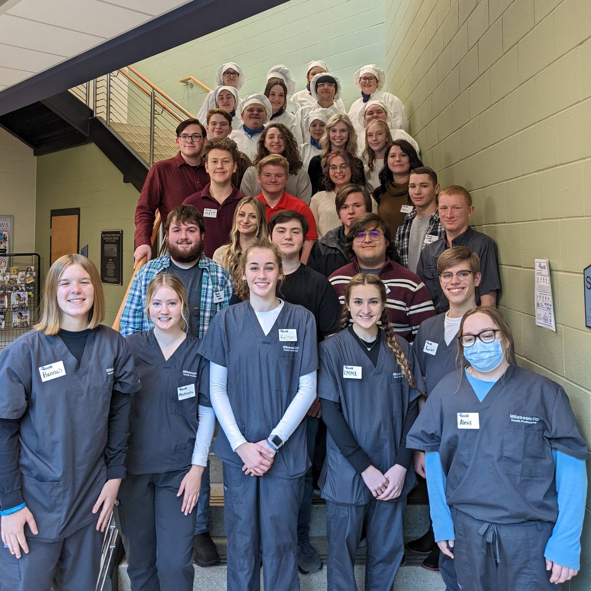 MillstreamCC's tweet image. Quite an awesome evening with this crew &amp;amp; many other @MillstreamCC student leaders! Tonight we welcomed the Findlay country club and @AJGAGolf  as well as many other local business leaders. They toured the building, enjoyed appetizers, and learned all about Millstream. #theSTREAM