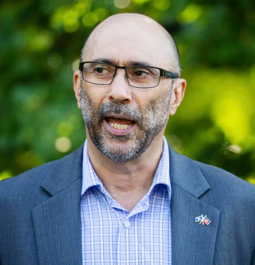 𝑺𝒕𝒐𝒍𝒆𝒏 𝑮𝒆𝒏𝒆𝒓𝒂𝒕𝒊𝒐𝒏𝒔 𝒓𝒆𝒅𝒓𝒆𝒔𝒔 𝒔𝒄𝒉𝒆𝒎𝒆 𝒐𝒇𝒇𝒆𝒓𝒔 𝒎𝒐𝒏𝒆𝒚, 𝒂𝒑𝒐𝒍𝒐𝒈𝒚 𝒂𝒏𝒅 𝒉𝒆𝒂𝒍𝒊𝒏𝒈 𝒔𝒖𝒑𝒑𝒐𝒓𝒕
First Nations Foundation chairman Ian Hamm, who was forcibly removed from his family, welcomed the announcement.

bit.ly/3IKffHq