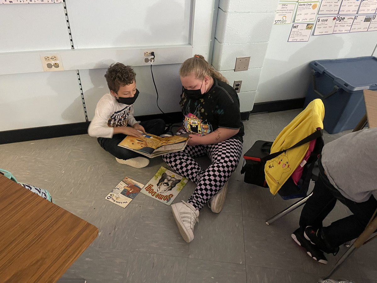MsRadt_2nd's tweet photo. #msradtsclass had so much fun getting to meet and read with our 5th grade buddies from Ms. Thomas-Brown’s class! Can’t wait to do it again! #ReadAcrossAmerica2022 #oneCCPS @SCESStars @milesmichelle21 @AngelaBBoone @Lovethekids16 @emilypyt13 @laura_prymak https://t.co/aY8LoEJpJw