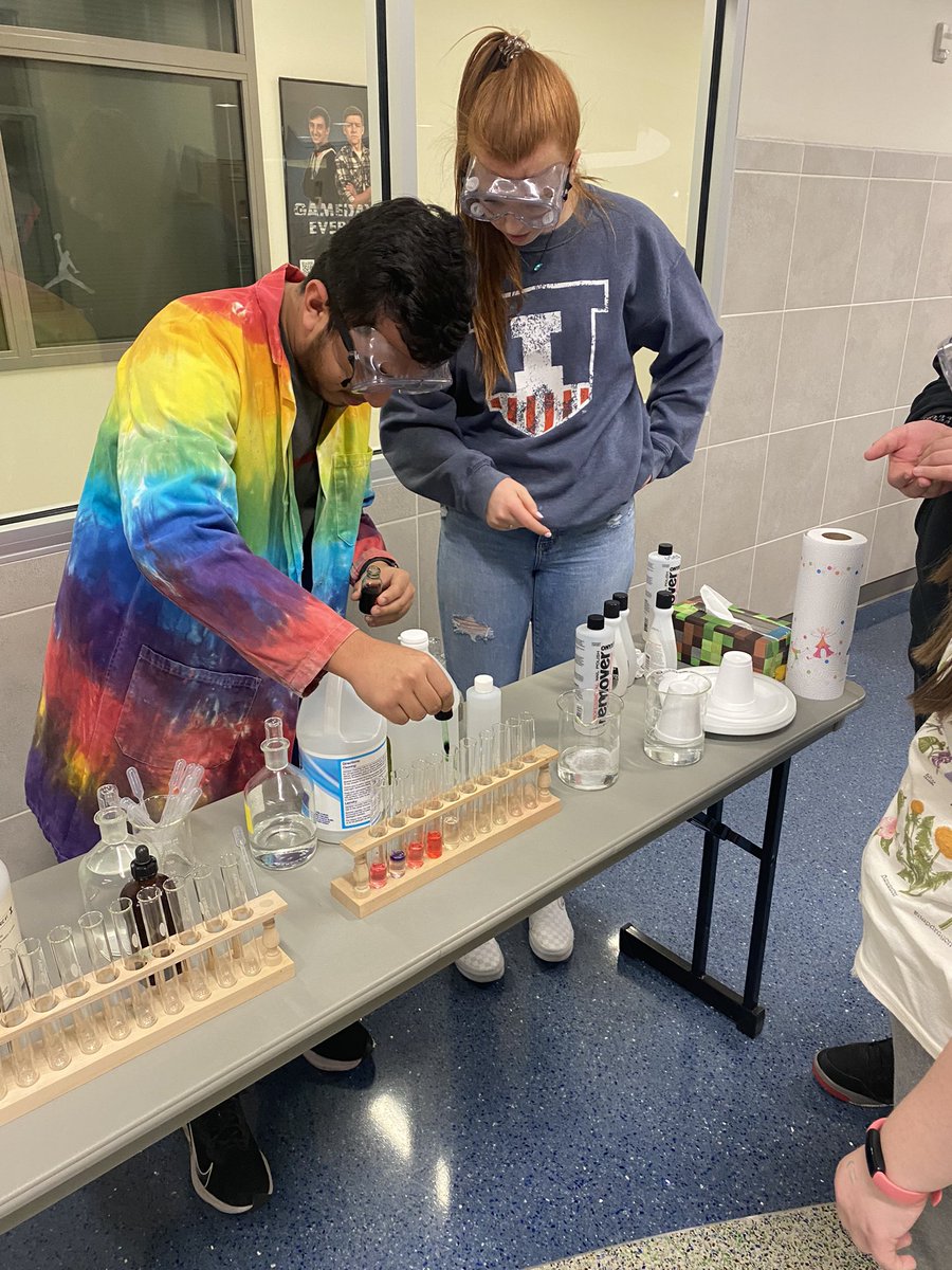 Mrs_KHill1's tweet photo. #emsisdSTEM #emsproud https://t.co/aESJqgaZ8M