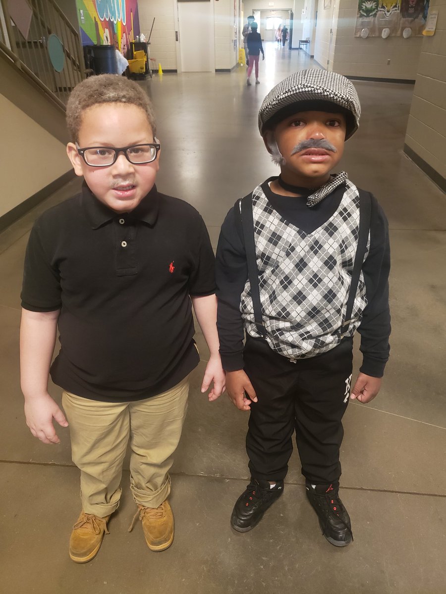 JuerretteT's tweet photo. Thank you Mayor Walt Maddox and the rest of our fabulous guests, who shared their love of reading with our TASPA Stars today! Plus, coming on the day when we were dressed as our 100 year old selves, made the day extra special! 🥰 @tuscaloosacity @TASPA_TCS @TCSBoardofEd https://t.co/8RSZCjuuIP