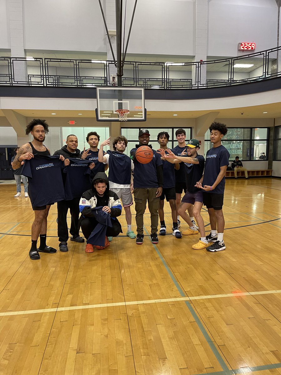 Imagine winning a championship game by forfeit….Your 2022 Greek League Basketball Champions😎😮‍💨🤮Good game <a href="/ThetaChiODU/">Theta Chi ODU</a> 🤝