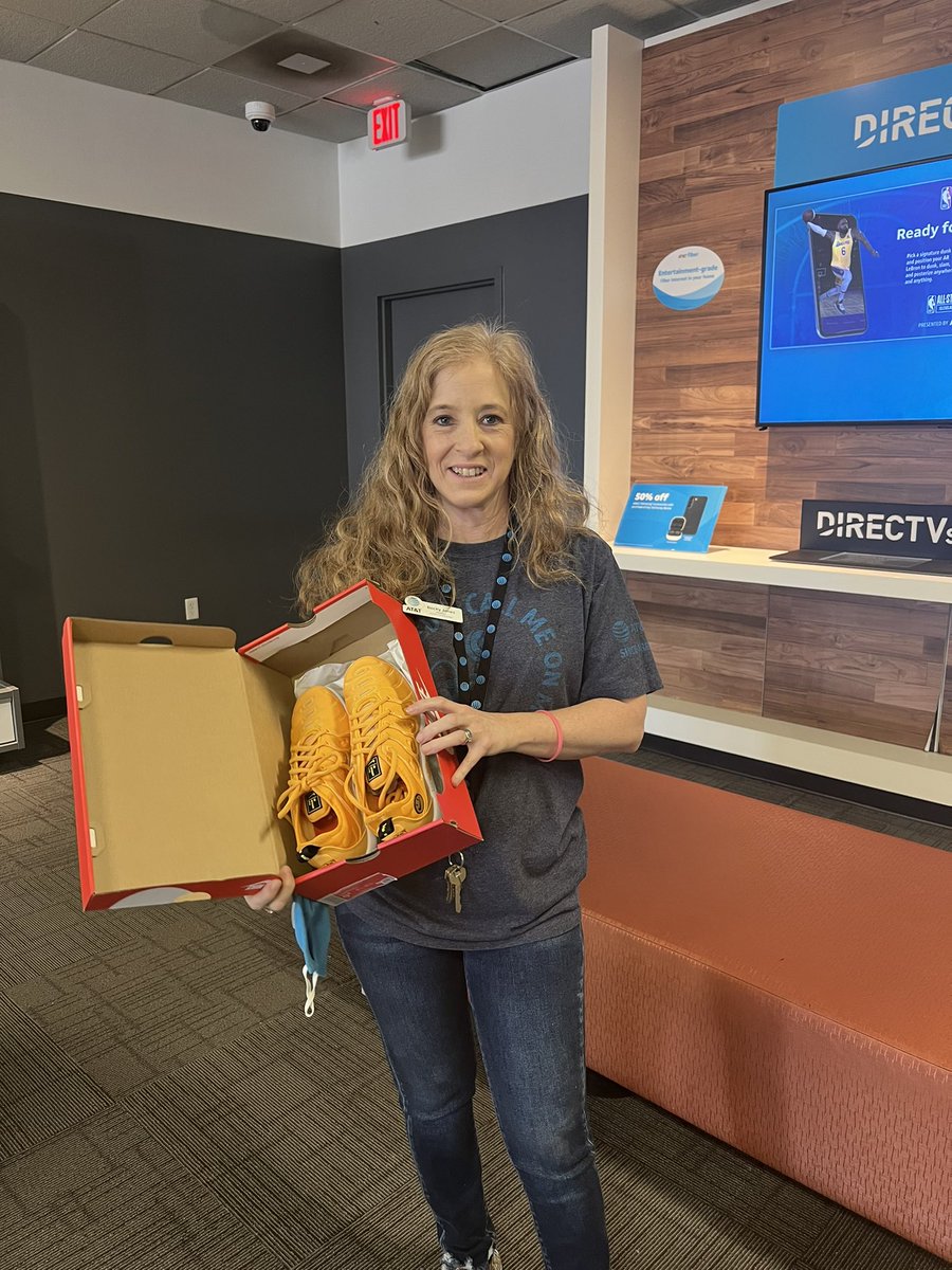 Our <a href="/PrimeComms/">Prime</a> manager Becky rocking some new kicks!!!! She took home the @KAMO_TheEmpiAR January entertainment contest grand prize! #WinMoore